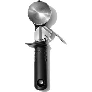 imageOXO Good Grips Classic Swipe Ice Cream Scoop
